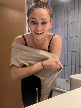 skyemorgan01 online show from November 23, 2025, 11:54 am