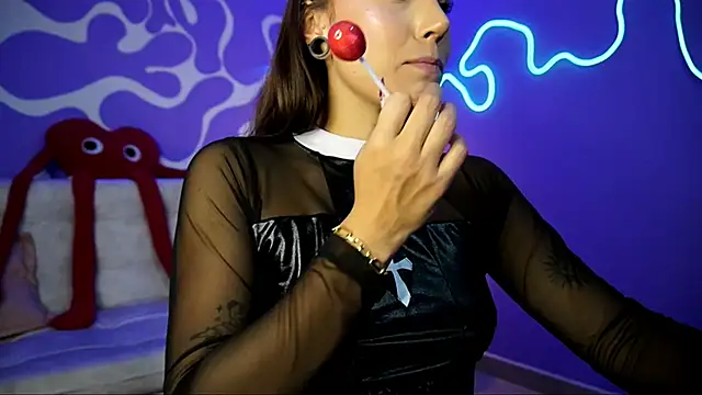 verosmit1 online show from November 3, 2025, 9:48 pm