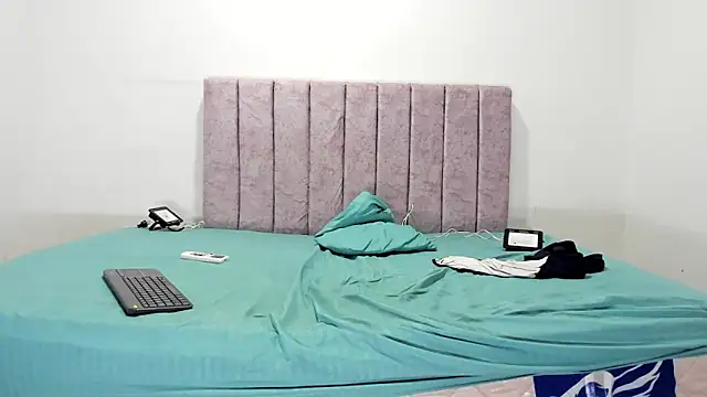 Snapshot of manuel_rey chatting on February 17, 2025, 12:54 am manuel rey online show from February 17, 2025, 12:54 am