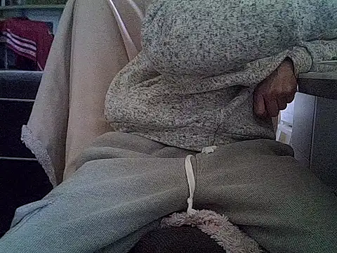 createur34 online show from December 4, 2025, 1:20 pm