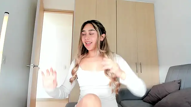 Snapshot of Hornyholly__ chatting on January 31, 2026, 8:29 pm Hornyholly online show from January 31, 2026, 8:29 pm