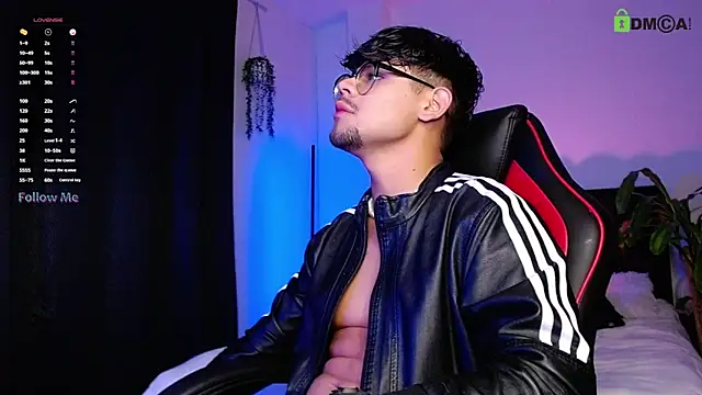 isaac-saenz online show from September 17, 2025, 10:11 pm