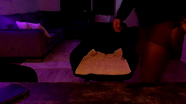 Bleueyez007 online show from March 5, 2025, 1:52 am