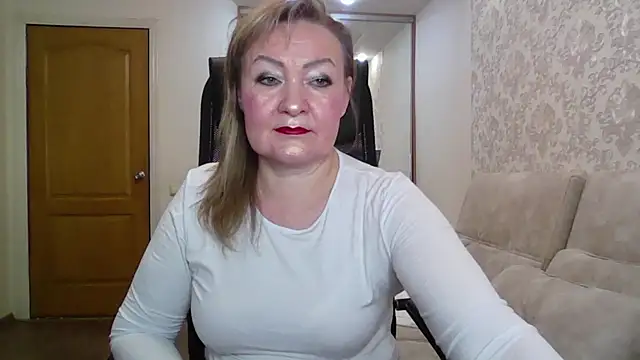 Victoria secrets  online show from November 11, 2025, 4:40 pm