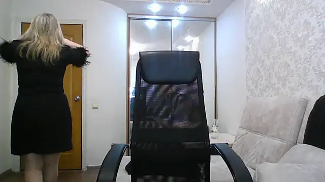 Victoria secrets  online show from November 29, 2025, 7:00 am