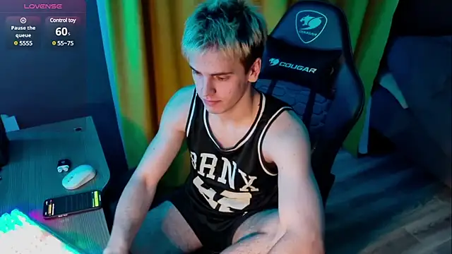 Snapshot of EdwinBlaze chatting on February 12, 2025, 4:44 pm EdwinBlaze online show from February 12, 2025, 4:44 pm