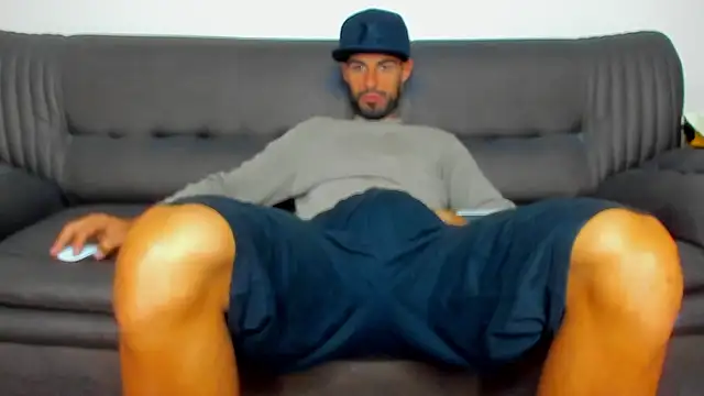 sexyhotmusclesforyou1 online show from November 4, 2025, 4:44 am