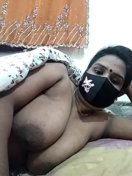 Snapshot of Mitila-3232 chatting on December 2, 2025, 1:11 am Mitila-3232 online show from December 2, 2025, 1:11 am