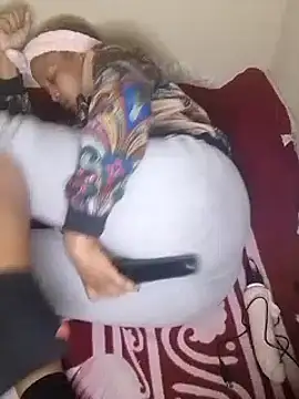 Snapshot of ChloeBab chatting on March 21, 2025, 10:28 pm ChloeBab online show from March 21, 2025, 10:28 pm