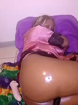 Snapshot of ChloeBab chatting on October 16, 2025, 8:32 pm ChloeBab online show from October 16, 2025, 8:32 pm