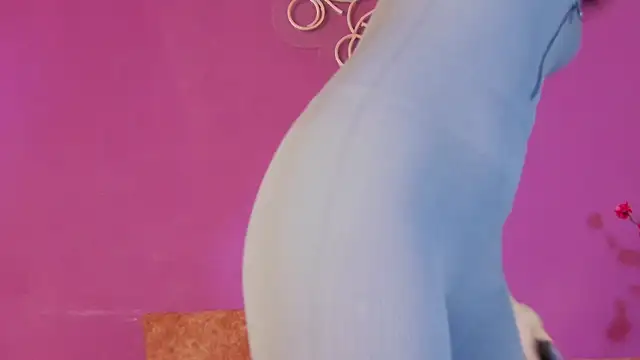 Snapshot of Arii_moon chatting on November 3, 2025, 7:59 pm Arii moon online show from November 3, 2025, 7:59 pm