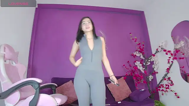 Snapshot of Arii_moon chatting on November 23, 2025, 3:23 pm Arii moon online show from November 23, 2025, 3:23 pm