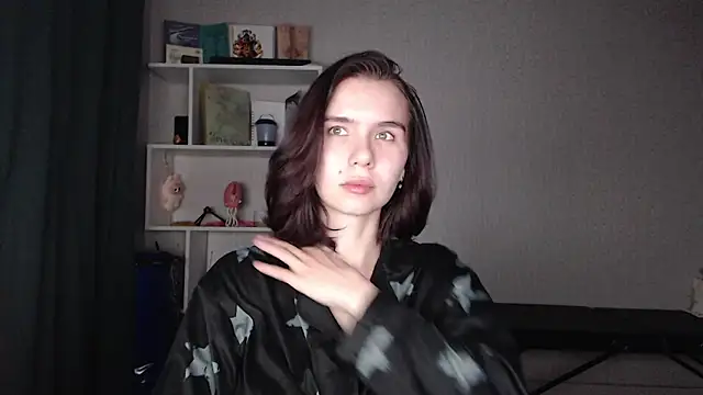 Snapshot of Anna-Sun chatting on May 7, 2026, 8:25 pm Anna-Sun online show from May 7, 2026, 8:25 pm