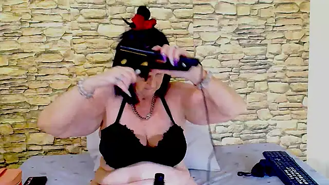 Snapshot of LuciousGrace chatting on January 15, 2026, 5:38 pm LuciousGrace online show from January 15, 2026, 5:38 pm