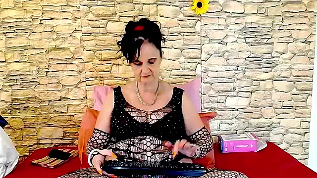 Snapshot of LuciousGrace chatting on May 21, 2026, 6:09 am LuciousGrace online show from May 21, 2026, 6:09 am