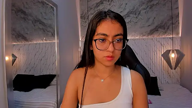 lucelly 15 online show from March 13, 2025, 11:41 am