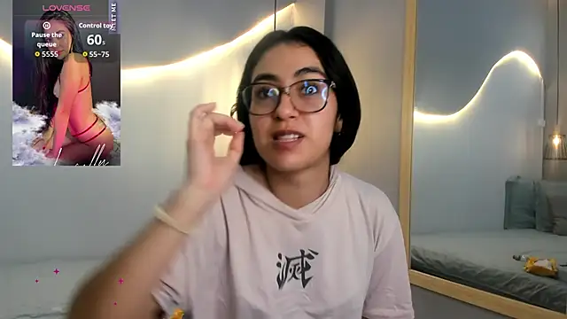 lucelly 15 online show from October 28, 2025, 11:58 am