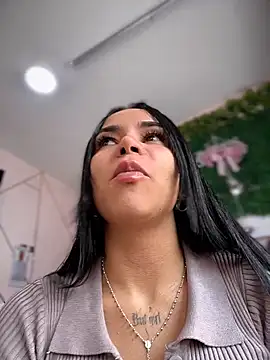 Naatalia online show from February 10, 2026, 7:29 pm