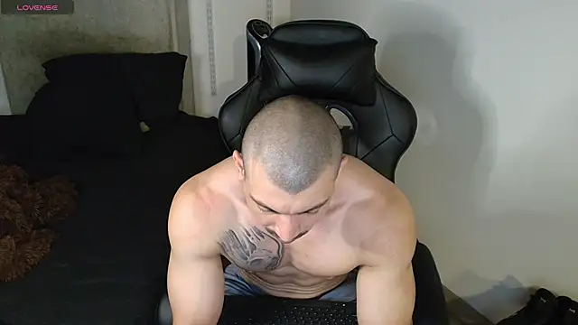 Snapshot of kevin_jef chatting on March 8, 2025, 10:24 pm kevin jef online show from March 8, 2025, 10:24 pm