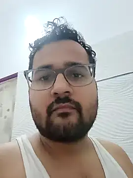 Snapshot of susthovai chatting on November 12, 2025, 12:16 pm susthovai online show from November 12, 2025, 12:16 pm