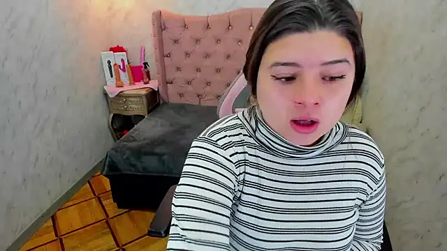 Lianngrace online show from March 18, 2026, 1:58 pm