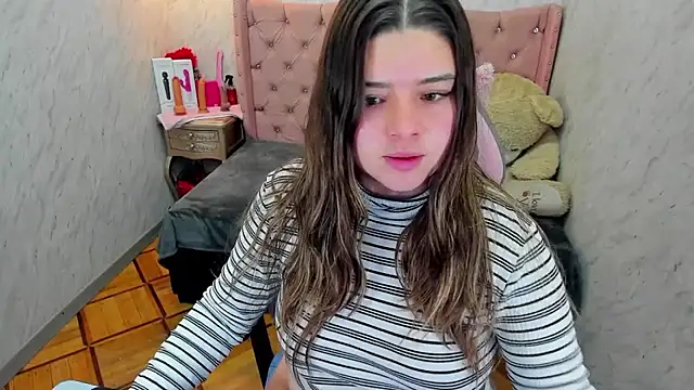 Lianngrace online show from April 8, 2026, 2:39 pm