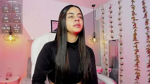 Bella walker  online show from December 22, 2025, 8:28 pm