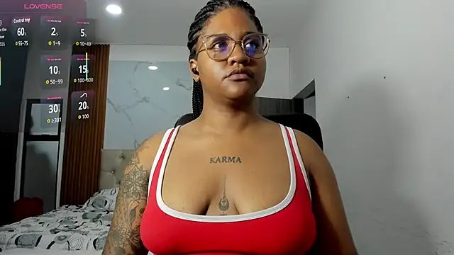 Snapshot of ZahraRose chatting on April 26, 2026, 1:47 am ZahraRose online show from April 26, 2026, 1:47 am