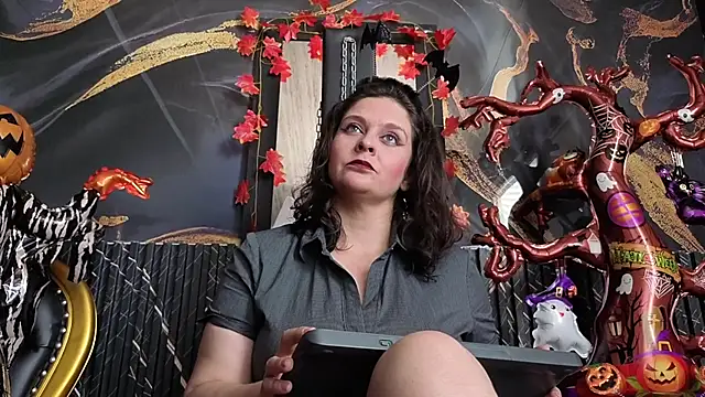 Snapshot of AmandaKovich chatting on October 22, 2025, 7:35 pm AmandaKovich online show from October 22, 2025, 7:35 pm