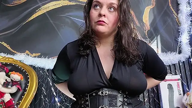 Snapshot of AmandaKovich chatting on December 5, 2025, 7:32 pm AmandaKovich online show from December 5, 2025, 7:32 pm