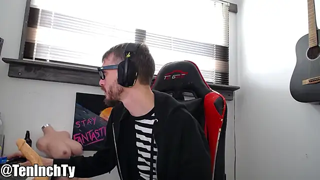 Snapshot of teninchty chatting on February 18, 2026, 7:54 pm teninchty online show from February 18, 2026, 7:54 pm