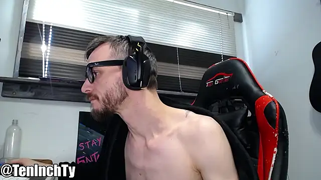 Snapshot of teninchty chatting on February 19, 2026, 8:05 pm teninchty online show from February 19, 2026, 8:05 pm