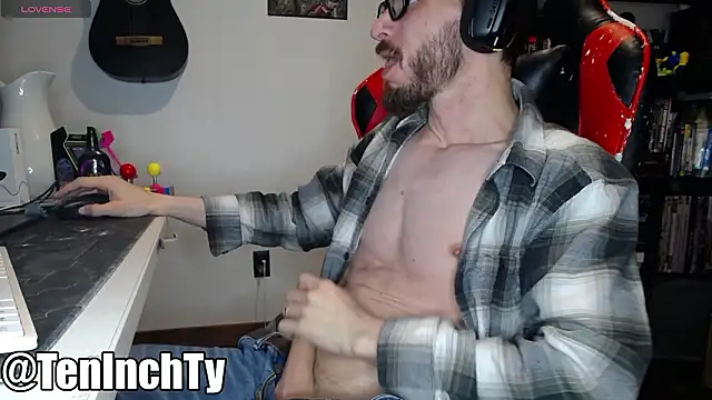 Snapshot of teninchty chatting on March 8, 2026, 4:27 am teninchty online show from March 8, 2026, 4:27 am