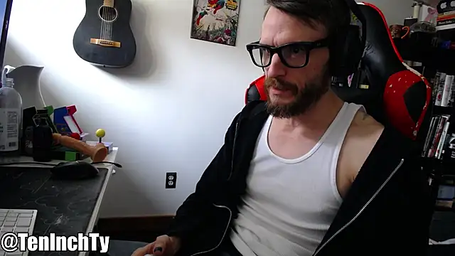 Snapshot of teninchty chatting on April 1, 2026, 11:02 pm teninchty online show from April 1, 2026, 11:02 pm