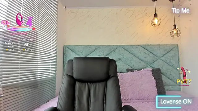 Snapshot of Katty_love01 chatting on October 9, 2025, 7:12 pm Katty love01 online show from October 9, 2025, 7:12 pm