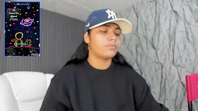 Snapshot of melany_rouse18 chatting on November 8, 2025, 6:18 pm melany rouse18 online show from November 8, 2025, 6:18 pm