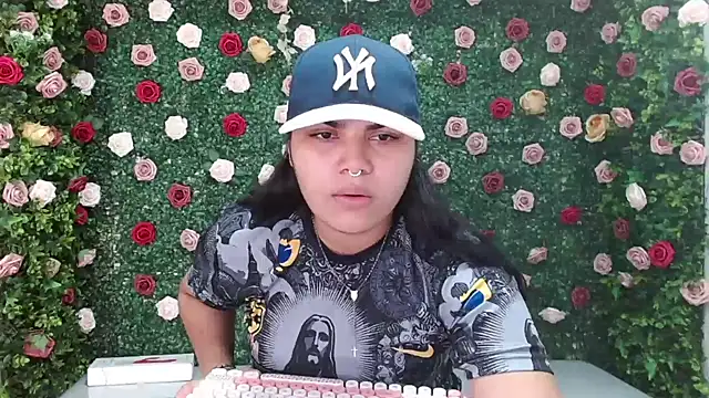 Snapshot of melany_rouse18 chatting on November 24, 2025, 5:23 pm melany rouse18 online show from November 24, 2025, 5:23 pm