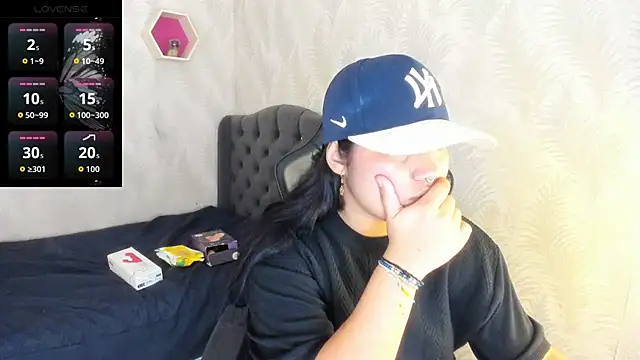 Snapshot of melany_rouse18 chatting on December 3, 2025, 9:24 pm melany rouse18 online show from December 3, 2025, 9:24 pm