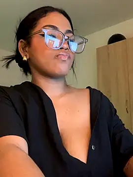 Dahiana Giil online show from September 19, 2025, 4:36 am