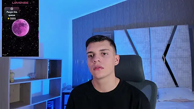 JacobRoberts1 online show from December 1, 2025, 8:25 pm