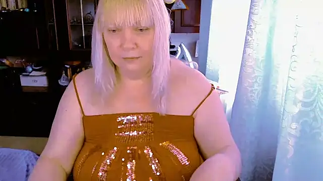 FlowerButterf online show from March 4, 2026, 10:43 am