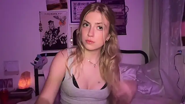 Snapshot of sinfulblonde1 chatting on March 20, 2025, 4:40 am sinfulblonde1 online show from March 20, 2025, 4:40 am