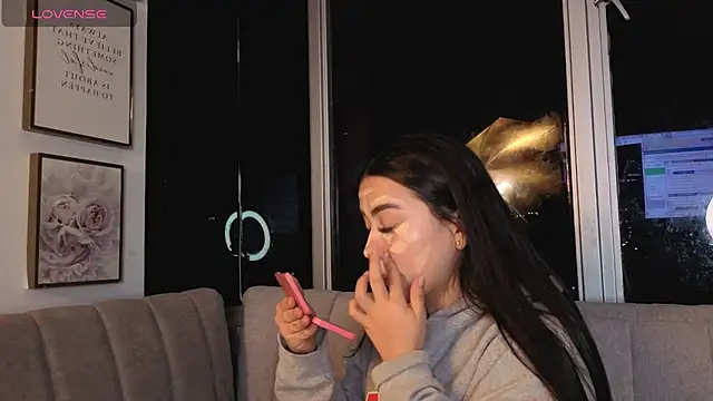 Ivanna West online show from April 8, 2026, 9:53 am