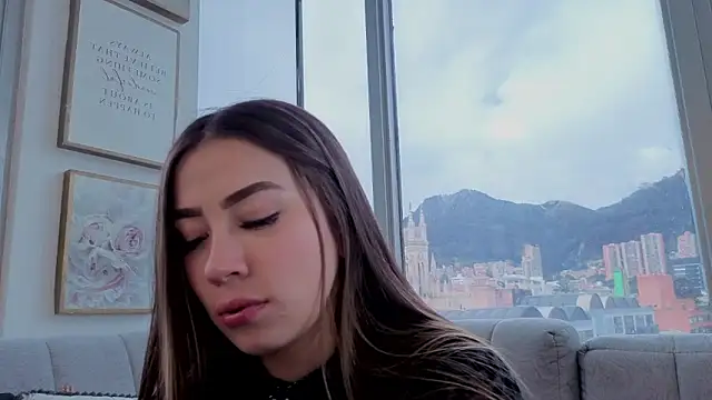Snapshot of Ivanna_West chatting on April 19, 2026, 6:10 pm Ivanna West online show from April 19, 2026, 6:10 pm