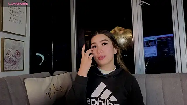 Snapshot of Ivanna_West chatting on April 21, 2026, 9:48 am Ivanna West online show from April 21, 2026, 9:48 am