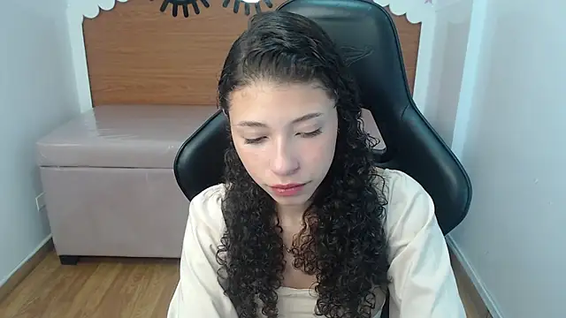 Snapshot of danatella_a chatting on November 8, 2025, 12:49 pm danatella a online show from November 8, 2025, 12:49 pm