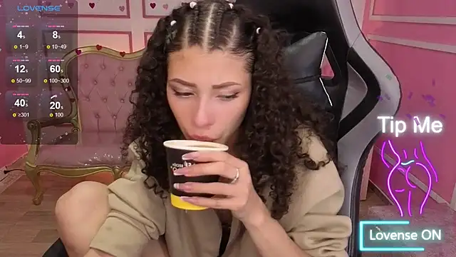 Snapshot of danatella_a chatting on November 19, 2025, 2:55 am danatella a online show from November 19, 2025, 2:55 am