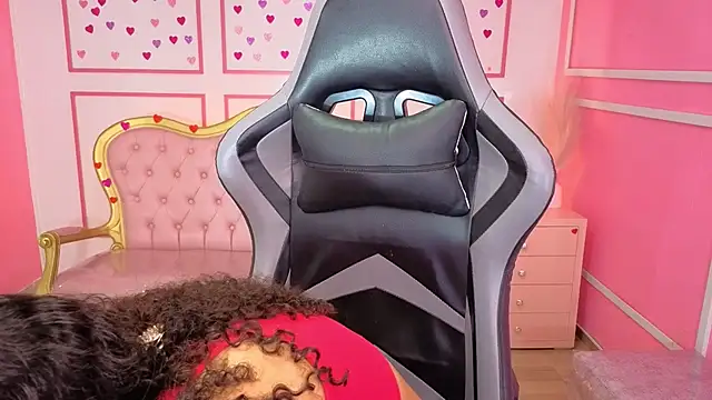 Snapshot of danatella_a chatting on December 14, 2025, 1:16 pm danatella a online show from December 14, 2025, 1:16 pm