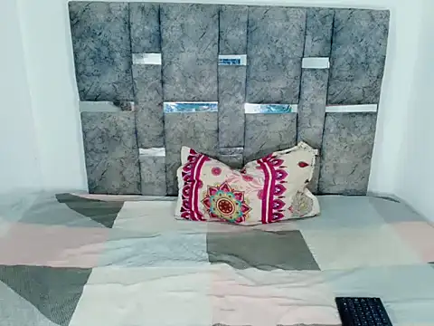 cherry crushx online show from February 14, 2026, 12:51 am