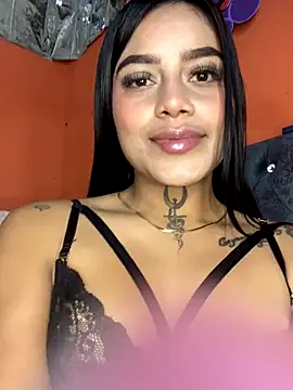 Emily sharlot online show from November 26, 2025, 9:43 am